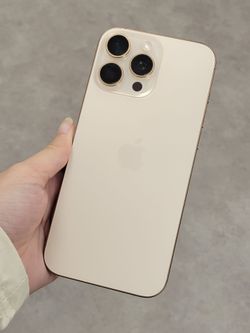 Apple IPhone 16 Pro Max 5G Unlocked for all carriers - Yours from $5 Today / Rest Later 🔥