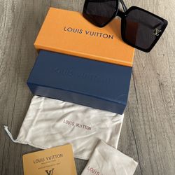 New Sunglasses With Case And Box And Dast Bag 