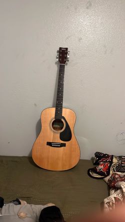Yamaha Acoustic Guitar
