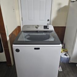 MAYTAG WASHER XL CAPACITY 5.3 CU GOOD CONDITION HEAVY DUTY DELIVERY AVAILABLE FOR EXTRA FEE WE DO REPAIRS 