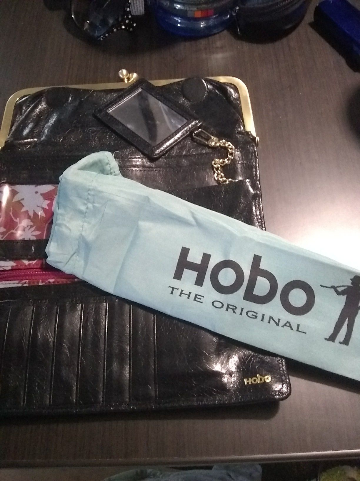 Hobo wallet with bag