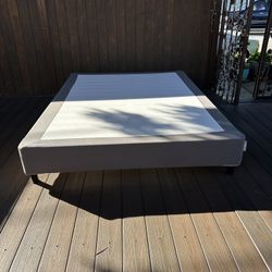 Ikea LYNGÖR Slatted mattress base with legs Queen Size