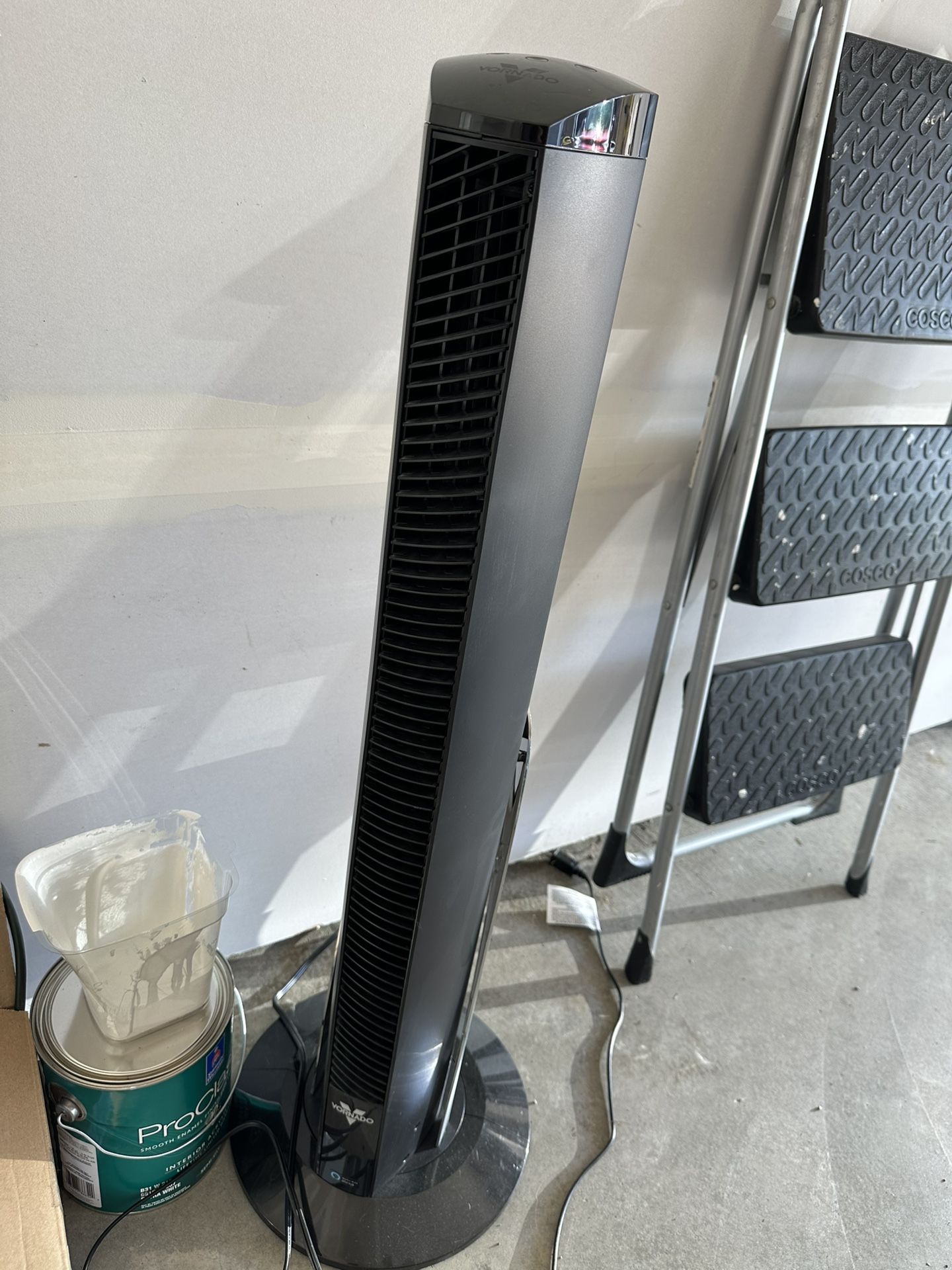 Free Vornado Tower Fan - For Parts