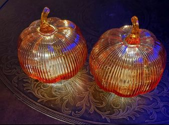 Set of 2 Amber Glass Light-Up Pumpkins. Read description 1st