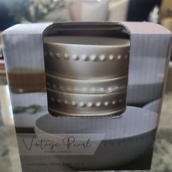 NEW - 4 Nibble bowls 