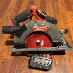 Milwaukee Circular Saw With 5.0 Battery 