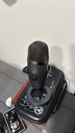 Blue yeti microphone
