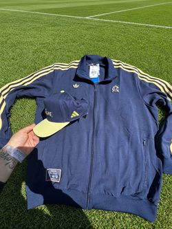 2xl Club America jacket and hat