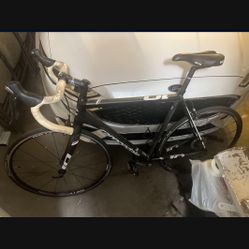 Cannondale CAAD10 Carbon Road Bike