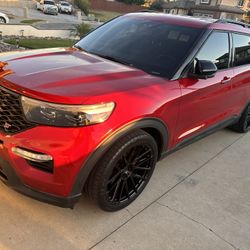 2020 Ford Explorer ST 