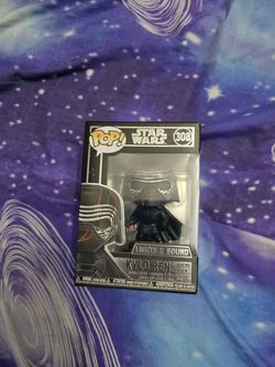 Star Wars Kylo Ren Lights and Sound Pop Figure