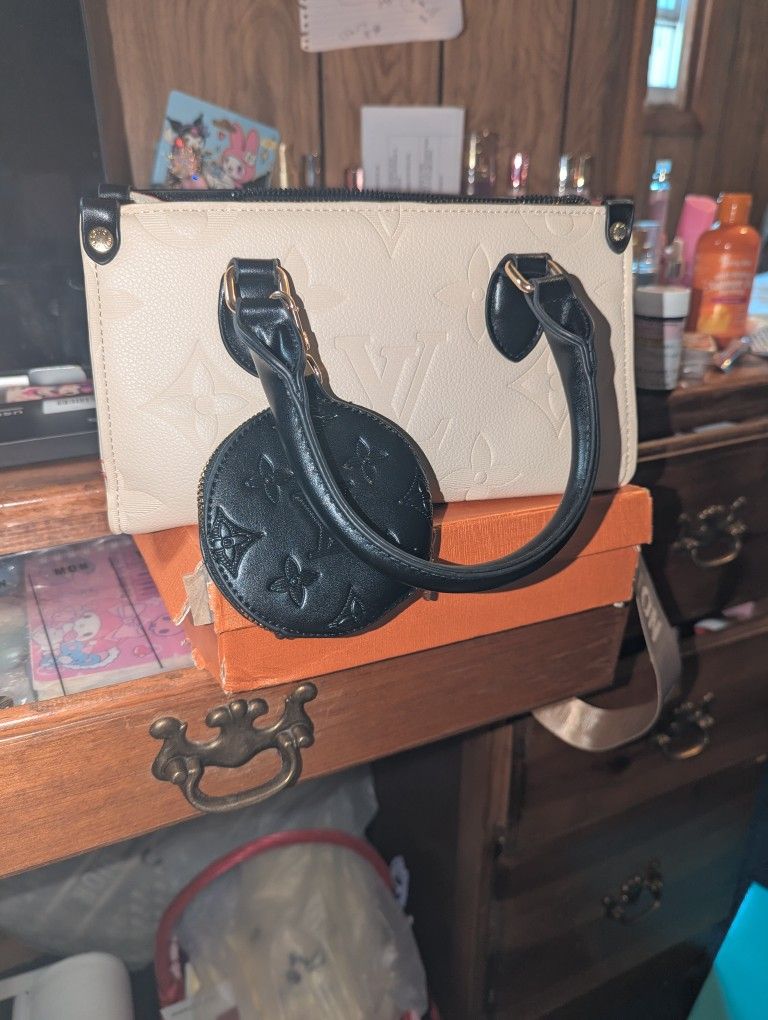 Super Cute Purse With Coin Purse