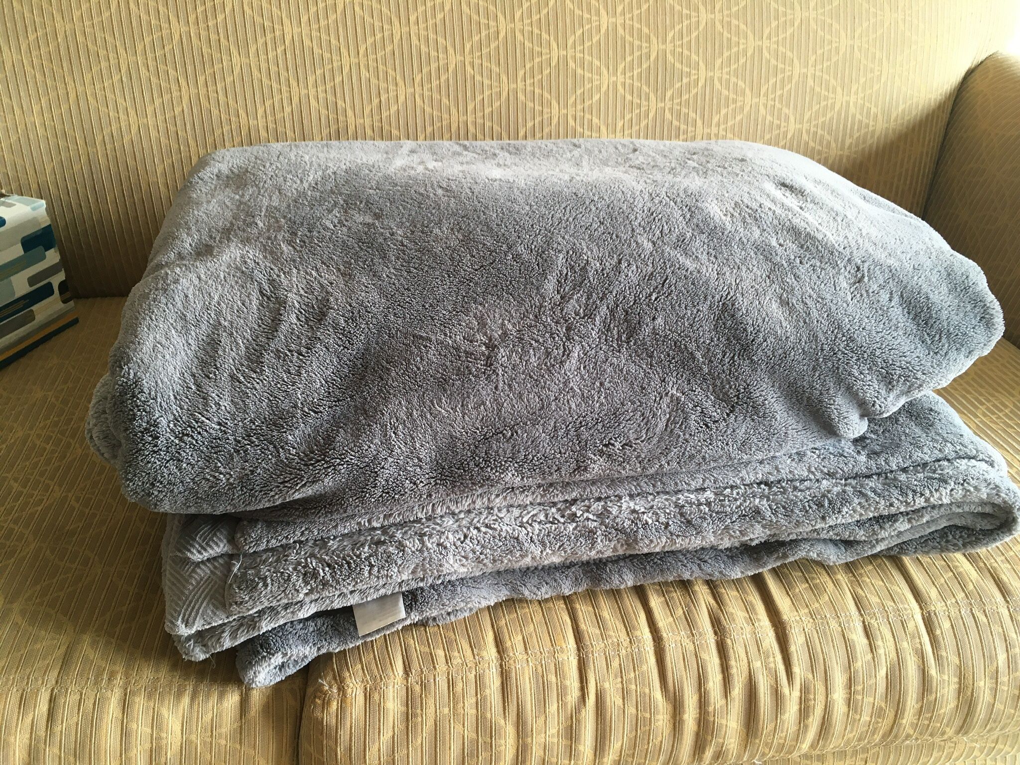 Kirkland Plush Blanket Gray