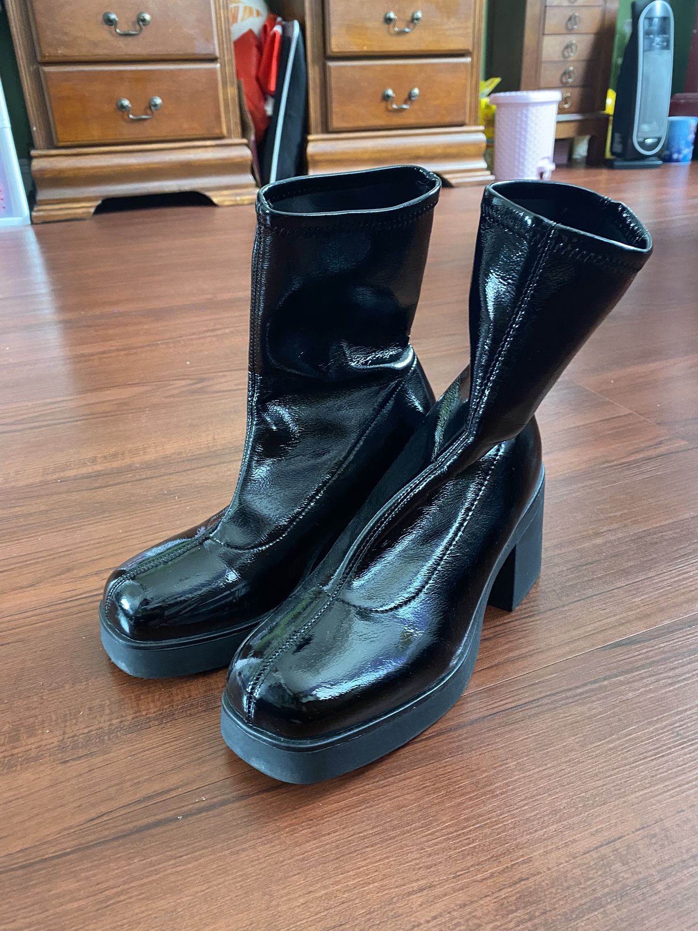 Black High Heel Boots 