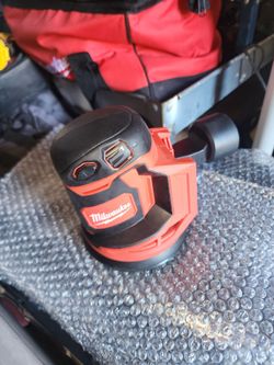 Firm Price" Milwaukee
M18 5" Random Orbit Sander (Tool-Only) used Good" usado buenas condiciones. Precio Fijo"