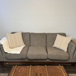 Ceni Article Couch $650 OBO