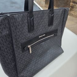 Michael Kors Black Tote Bag – Authentic, Great Condition