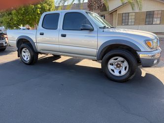 2004 Toyota Tacoma double cab pre-runner SR5
