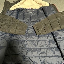 Selling This Tommy Hilfigure Puffer 100$ CAN NEGOTIATE 