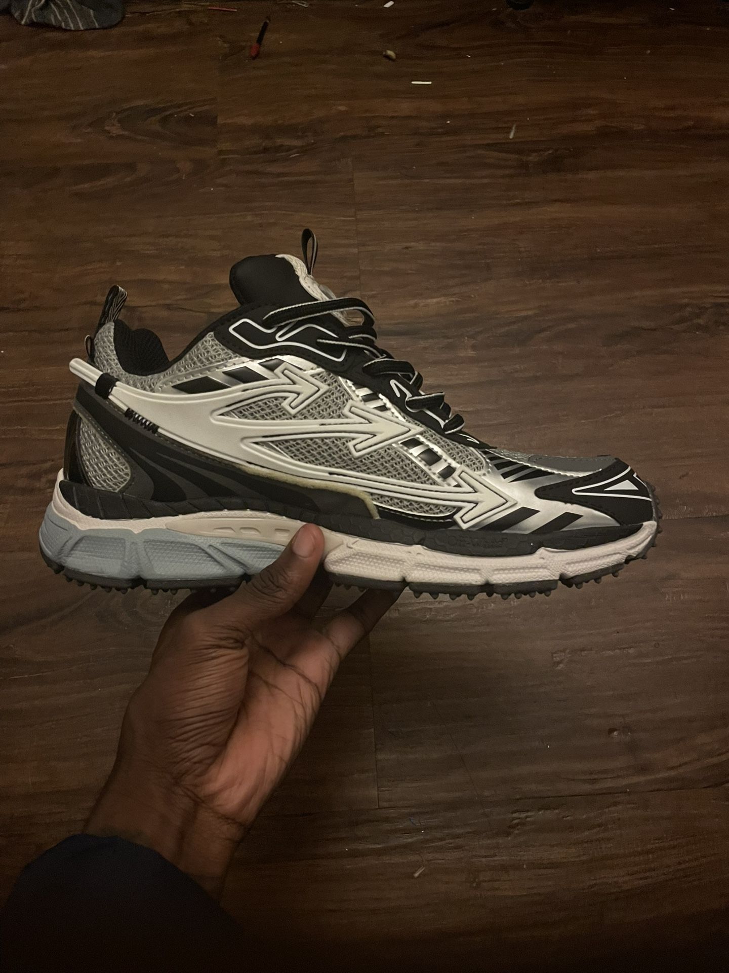 Off White Be Right Back