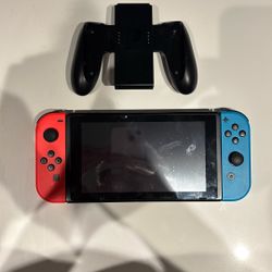 Nintendo Switch Console w/ Red & Blue Joy-Cons + Grip (Good Condition)