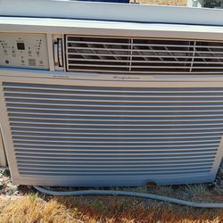 15,100 BTU AIR CONDITIONER WITH REMOTE FOR SALE