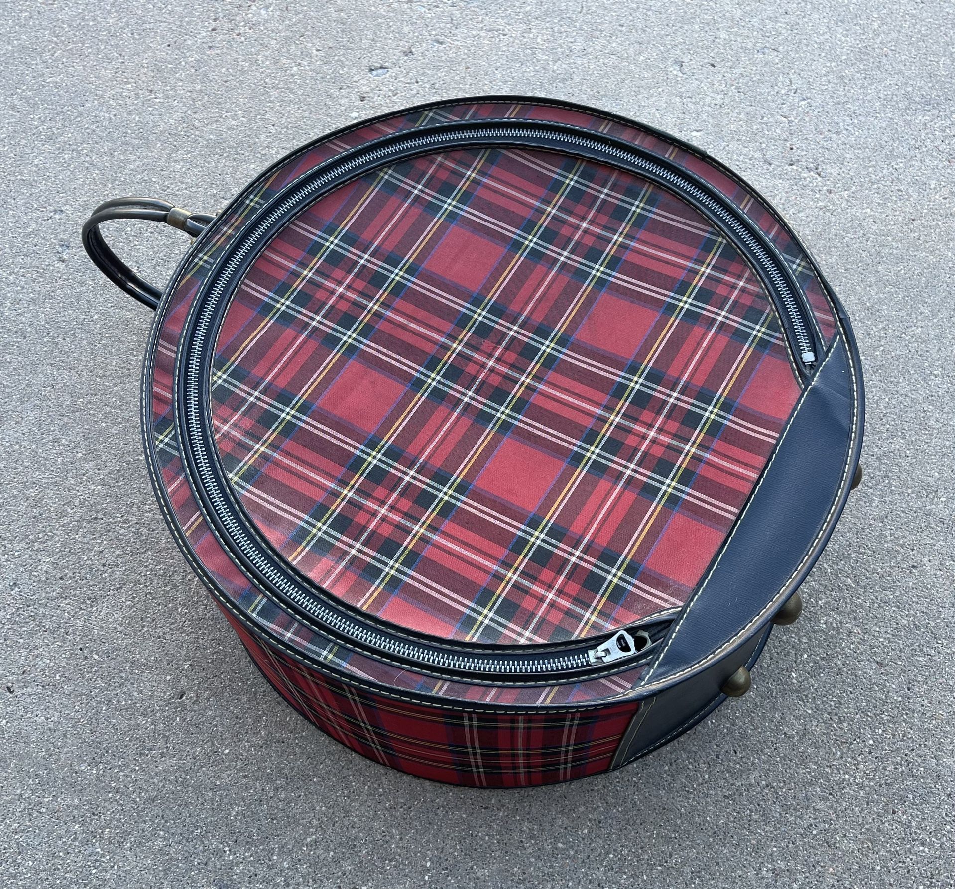 Hat Case VINTAGE RED "TARTAN" PLAID CARRYING/HAT CASE W handle -15" diameter