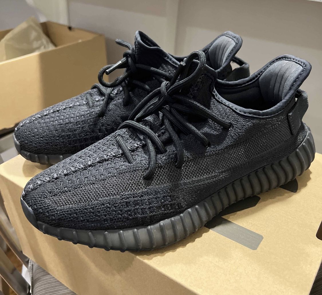 Yeezy boost 350 Carbon black