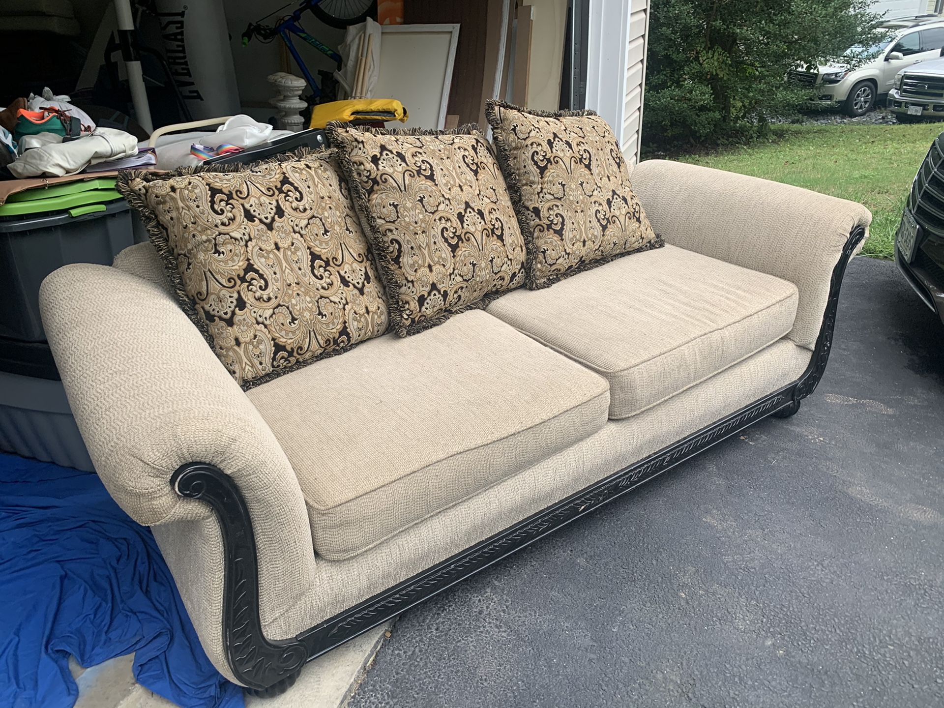 Sofa/ Couch SEND OFFER