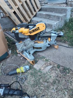 Dewalt Double Bevel Compound Miter Saw