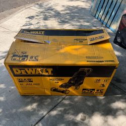 DEWALT 21 in. 150cc Briggs and Stratton 625ex Engine Rear Wheel Drive 2-in-1 Gas Self Propelled Walk Behind Lawn Mower