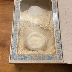 Vintage Ivory Wedding Dress. Size 5