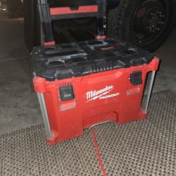 Milwaukee Rolling Packout