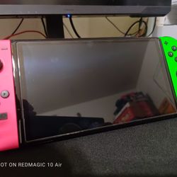 Nintendo Switch Oled Bundle (READ DESCRIPTION)