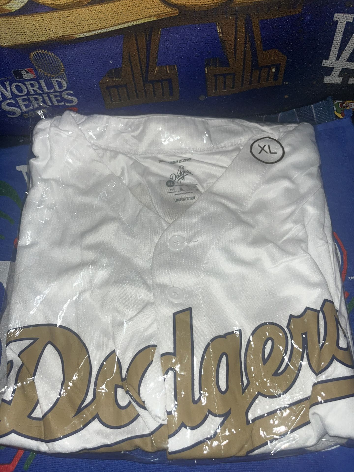 Dodgers Max Muncy XL Size Gold Player Jerseys SGA 6-18-25