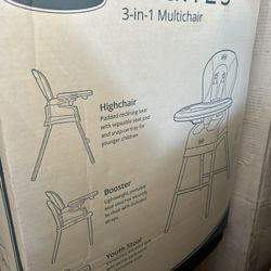 BRAND NEW high Chair. Chicco 3-1 Style 