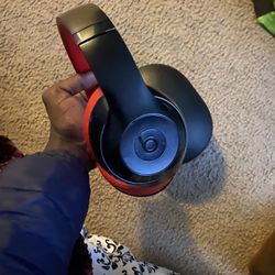 Beats Studio 3 Barley Used