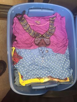 Bundle Of M-XL Women's Clothes Lots $15