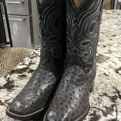 Botas