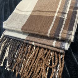 DAZY Plaid Print Letter Patch Decor Fringe Trim Scarf 