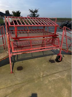 Goat/Sheep turn table and chute.
