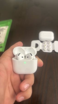 AirPod 4s