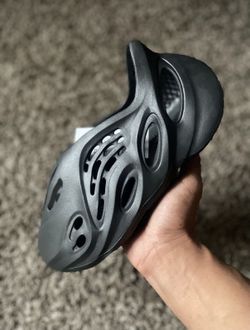 Yeezy Foam RNR Onyx Size 7