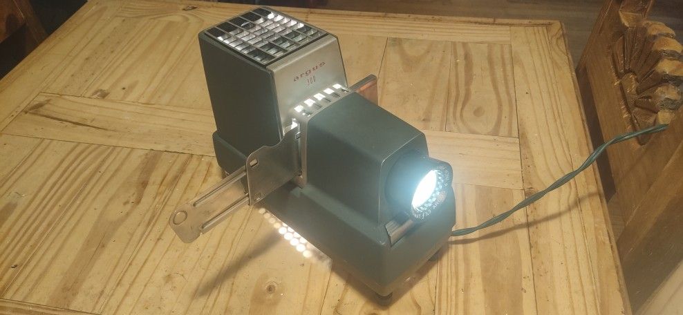 Argus 300 Projector