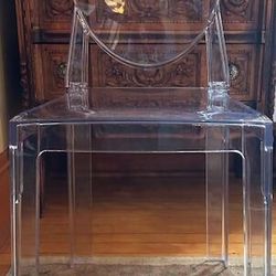 Ghost Chair - Clear, Modern, Functional Accent Chair