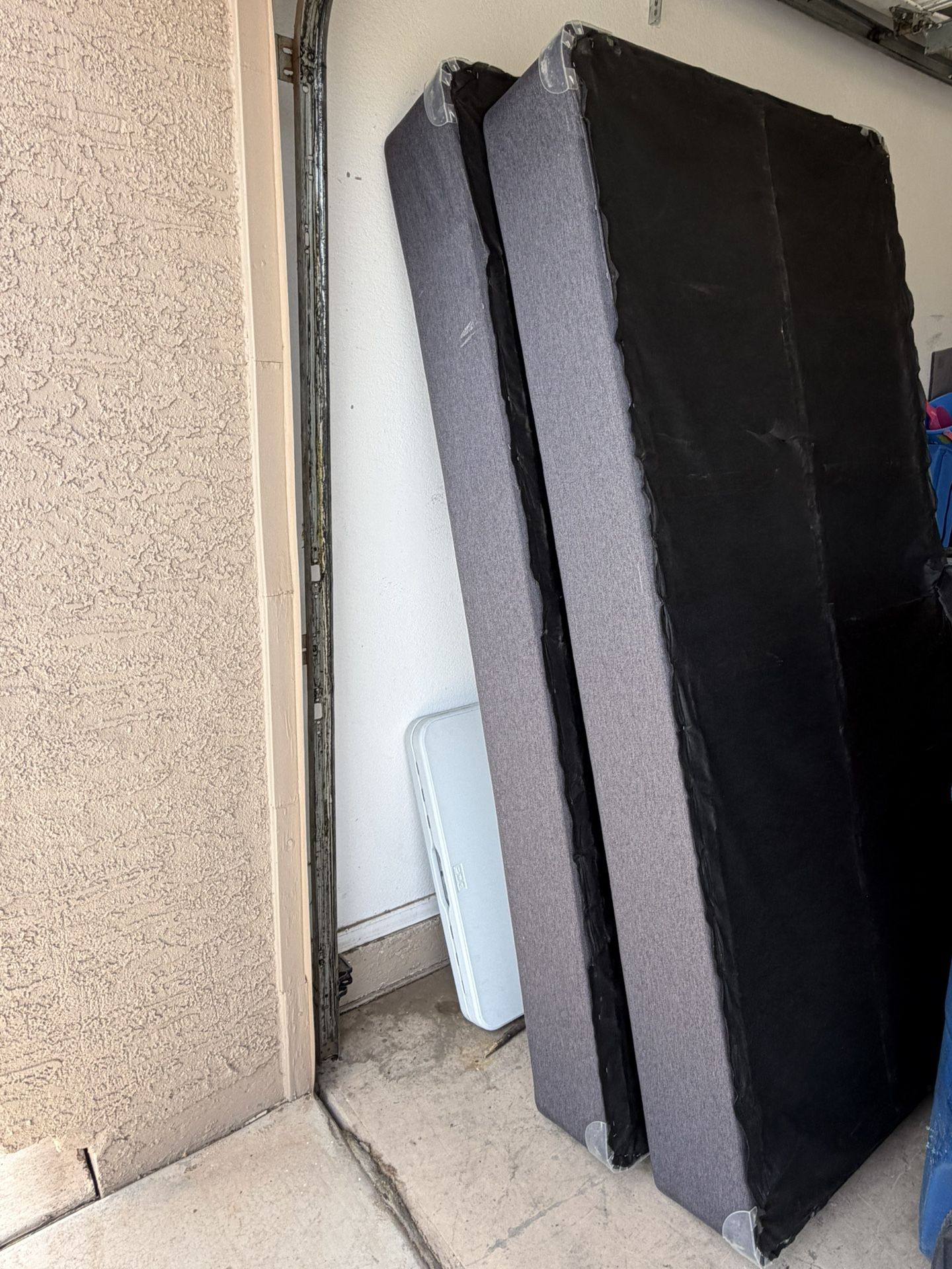 2 Twin Box Springs