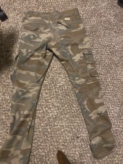 Camo sweat pants small in men