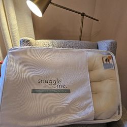 Snuggle Me ORGANIC Baby Lounger & 3 Covers **Best Baby Item We Had**
