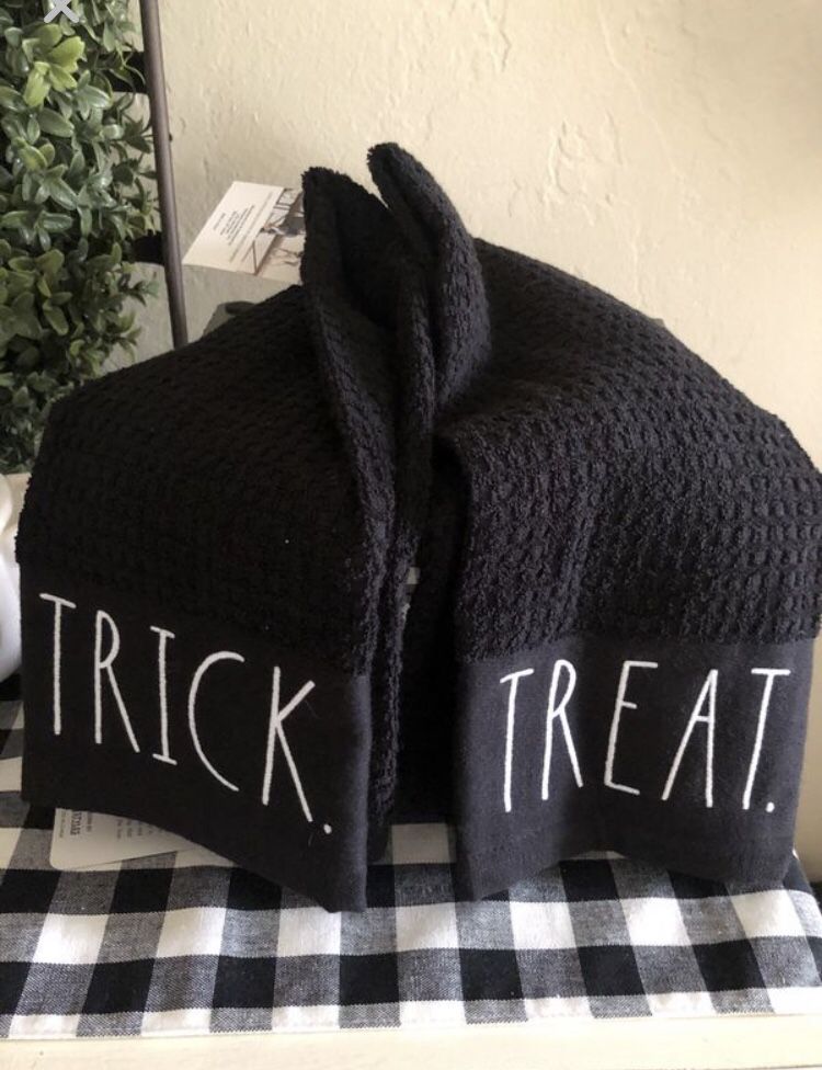 Rae Dunn Black TRICK TREAT Kitchen Towels Set of 2