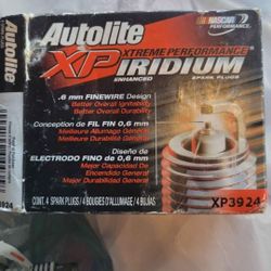 New Unused Autolite Iridium Spark Plugs XP 3924